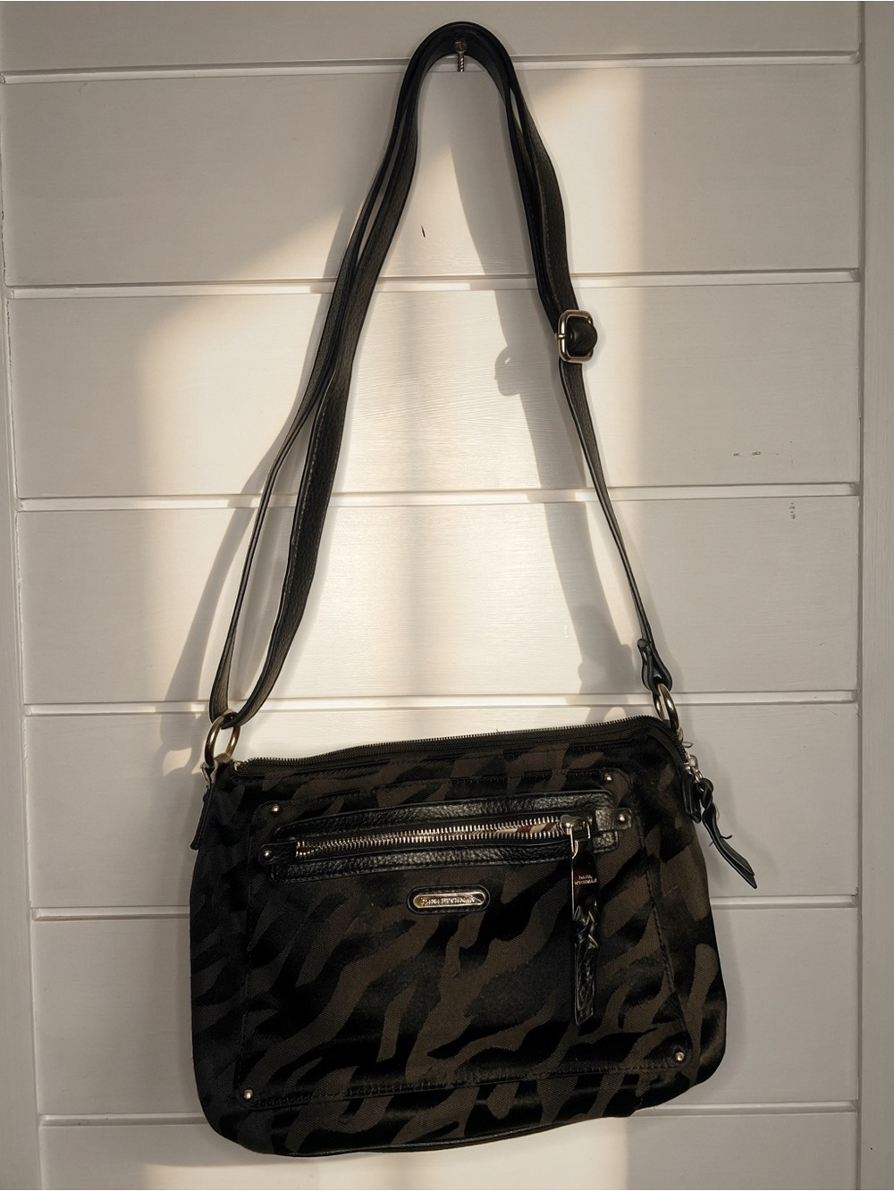 Dana Buchman Black Grey Zebra Print Crossbody Bag Purse Jacquard Knit Pocket